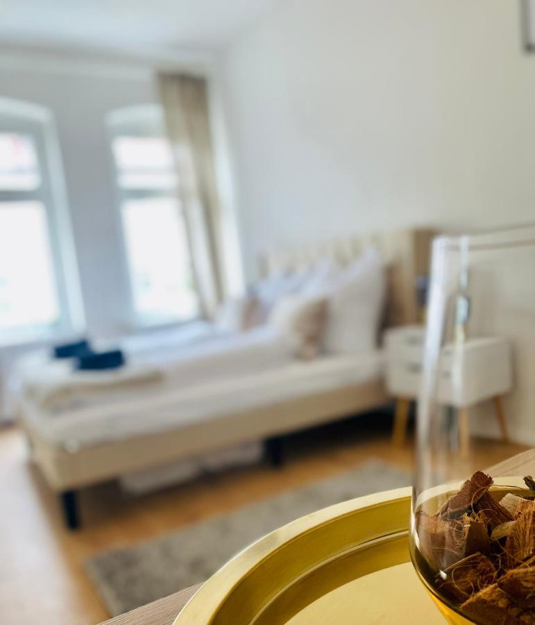 Stilvolles Apartment In Zentraler Lage - Smart-Tv, Queensize-Bett, Altbaustil, Kueche In City-Naehe Erfurt Exterior photo